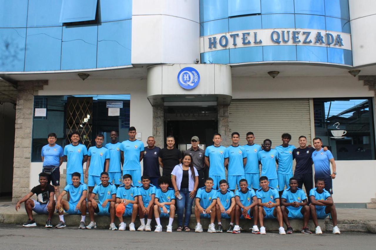 Hotel Quezada Hermanos Santo Domingo de los Colorados Exteriör bild