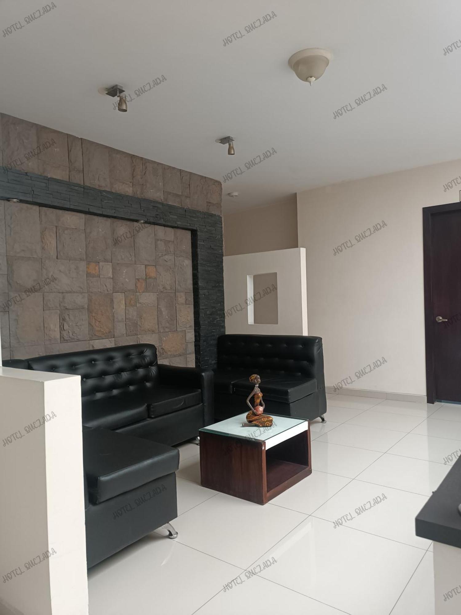 Hotel Quezada Hermanos Santo Domingo de los Colorados Exteriör bild